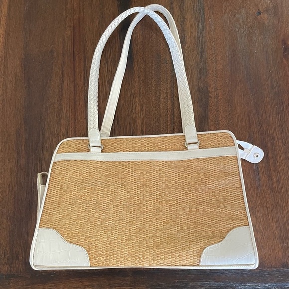 Handbags - Vintage White and Straw Handbag